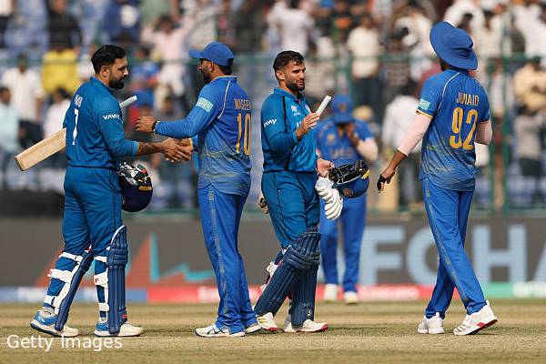 Mohammad Nabi/Azmatullah Omarzai