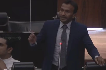 "කසාවතට අත තැබීම ගැන ජාතියක් ලෙස ලැජ්ජා විය යුතුයි '' -පාර්ලිමේන්තු මන්ත්‍රී චානක මාධුගොඩගෙන් රජයට සැර ප්‍රහාරයක්