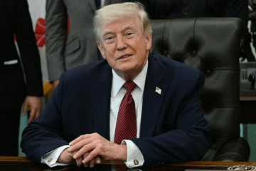 ට්‍රම්ප්ගේ "Truth Social" සටහන ලෝකයම කළඹයි - හෝමූස් අවහිරය දිගටම