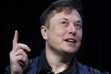 பரபரப்பான சூழலில் 44 பில்லியன் டொலருக்கு ட்விட்டரை வாங்கிய எலான் மஸ்க்! பதிவிட்ட முதல் ட்வீட்