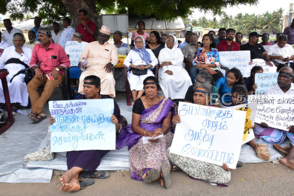 மன்னாரில் 15 ஆவது நாளாக தொடரும் போராட்டம் | Protest Continues For 15Th Day In Mannar