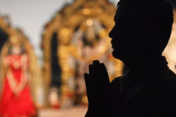 உங்கள் கஷ்டம் இன்றே விலக கோயிலுக்கு இந்த 4 பொருட்களை தானங்கள் செய்யுங்கள் | Things To Donate Temple For Good Wealth And Life