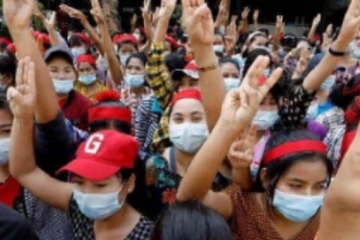 மியான்மரில் வெடித்தது போராட்டம்: முடக்கப்பட்டது இன்டர்நெட்