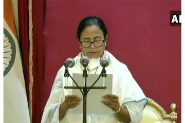 மேற்கு வங்க முதல்வராக பதவியேற்றார் மமதா பானர்ஜி - மூன்றாவது முறையாக ஆட்சி அமைக்கிறார்