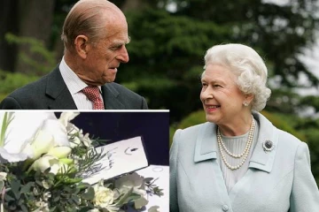 இளவரசர் பிலிப்பின் சவப்பெட்டியின் மேல்  மகாராணியார் எழுதிய அட்டை