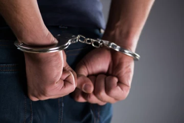 නීති කඩා දඩ පොතත් ඉරූ චීන ජාතිකයකු අත්අඩංගුවට