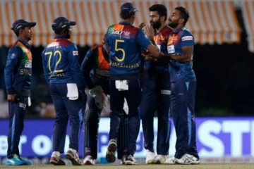 இந்திய அணியை எங்களால் சமாளிக்க முடியவில்லை - இலங்கை அணி கேப்டன் வேதனை