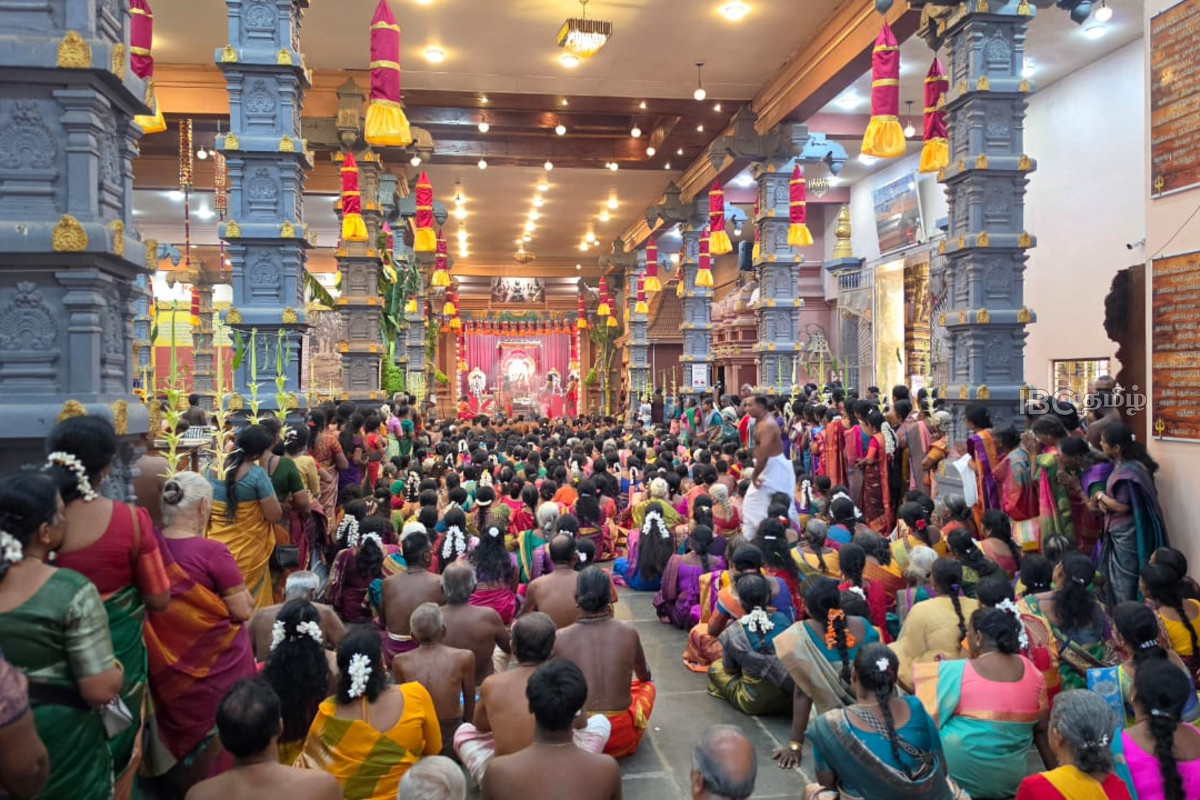 பல்லாயிரக் கணக்கான பக்தர்கள் புடைசூழ தேரேறி வந்த தெல்லிப்பழை துர்க்கை அம்பாள்! | Tellippalai Durga Devi Devasthanam Car Festival
