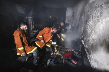 அடுக்குமாடி குடியிருப்பில் ஏற்பட்ட தீ விபத்தில் 21 பேர் பலி!