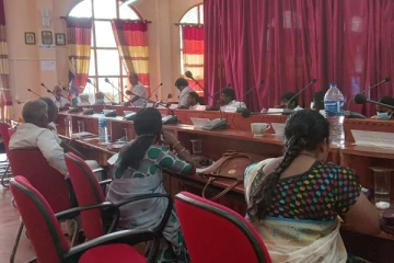 மக்கள் வாழிடங்களில் இருந்து அகற்றும் திண்மக்கழிவுகளை அகற்ற நிதி வசூலிப்பு (Photos)