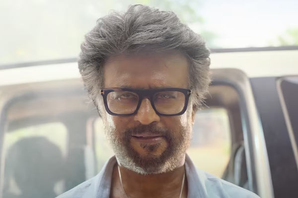 நெருங்கிய நண்பரின் மகன் திருமணத்தில் சூப்பர்ஸ்டார் ரஜினிகாந்த்.. வெளிவந்த புகைப்படம் | Rajinikanth In His Friends Son Marriage