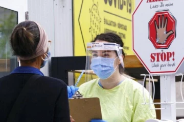 கனடாவில் கடந்த 24 மணித்தியாலத்தில் 4,901பேர் பாதிப்பு; 40பேர் பலி