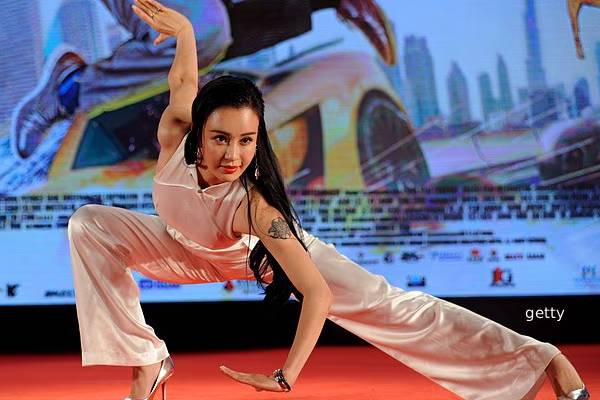 எப்ஸ்டீன் அனுப்பிய சீன மொடலுடன் ஆண்ட்ரூ ரகசிய விருந்து... கசியவிட்ட வர்த்தக ஆவணங்கள் | Andrew Met Chinese Model எப்ஸ்டீன் அனுப்பிய சீன மொடலுடன் ஆண்ட்ரூ ரகசிய விருந்து... கசியவிட்ட வர்த்தக ஆவணங்கள் | Andrew Met Chinese Model