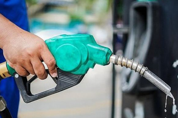 நாடு முழுவதும் எரிபொருள் தட்டுப்பாடு : வெளியான தகவல் | Fuel Scarcity Due To Monthly Fuel Price Revision நாடு முழுவதும் எரிபொருள் தட்டுப்பாடு : வெளியான தகவல் | Fuel Scarcity Due To Monthly Fuel Price Revision