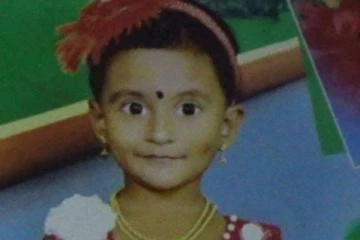 வீட்டில் விளையாடிக்கொண்டிருந்த சிறுமி உயிரிழந்த பரிதாபம்!