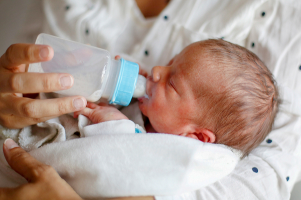 குழந்தைகளுக்கான உணவு பாத்திரங்கள் தொடர்பில் ஆய்வில் வெளியான தகவல்! - ஐபிசி தமிழ்