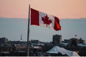 கனடாவில் மாணவர்களின் எண்ணிக்கை கட்டுப்படுத்த தீர்மானம்