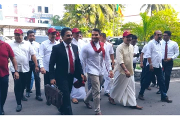 முதலாவது கட்டுப்பணத்தை செலுத்திய மொட்டு!
