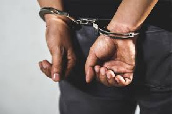 ஹெரோயினுடன் சிக்கிய காவல்துறை உத்தியோகத்தர் | Police Constable Arrested With Heroin