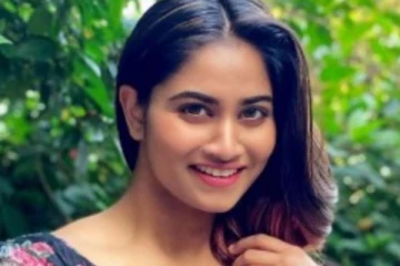 பிக்பாஸ் ஷிவானியின் வைட்டமின் D' புகைப்படம்... சிங்கப்பெண் என்று புகழ்ந்து தள்ளும் ரசிகர்கள்