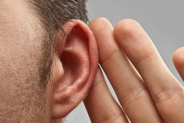 கிளிநொச்சியில் மகளிடம் சேட்டைவிட்டவரின் காதை அறுத்த தந்தை!