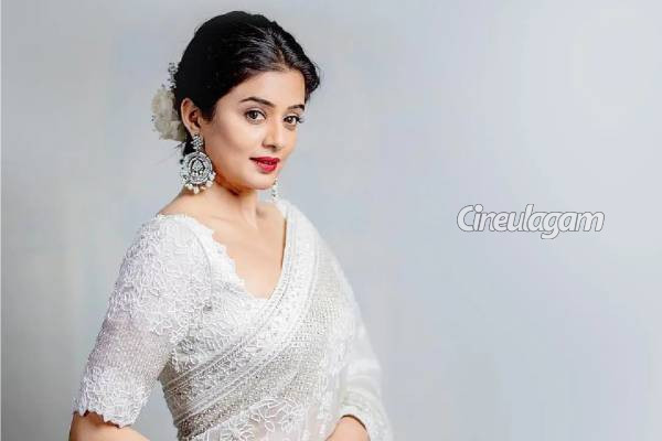 அந்த வார்த்தையை இனி பயன்படுத்த வேண்டாம்.. நடிகை பிரியாமணி வைரல் பேச்சு! | Priyamani Open Talk About Pan Actors Details