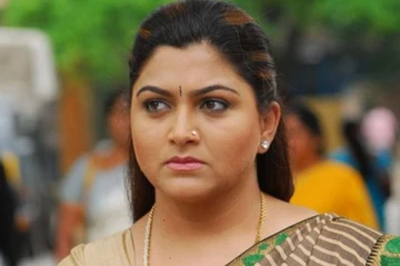 நடிகை குஷ்பூ-வா இது! அனைவருக்கும் ஷாக் கொடுத்த அவரது சிறு வயது புகைப்படம்