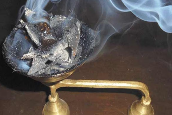 இந்த முறையில் வீடுகளில் தூபம் போட்டால் தீய சக்திகள் விலகிவிடும் | Benefits Of Thasanga Thubam And How To Put It