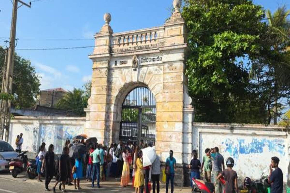 காலி சிறைச்சாலை கைதி ஒருவர் தப்பியோட்டம் | One Person Escapes From Galle Prison காலி சிறைச்சாலை கைதி ஒருவர் தப்பியோட்டம் | One Person Escapes From Galle Prison