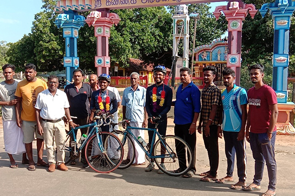 11 நாட்களில் 1300 கீலோ மீற்றர் தூரம் பயணித்த இளைஞர்கள் (PHOTOS) | Batticaloa Sri Lanka Coast