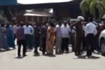 මග නැගුම සම්බන්ධයෙන් දෙදෙනෙකු අත්අඩංගුවට..