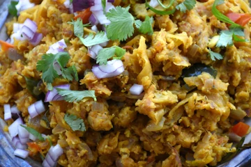 மதுரை ஸ்டைலில் முட்டை கொத்து இட்லி...சுடச் சுட செய்வது எப்படி?