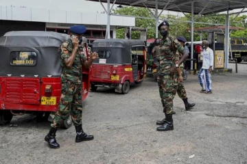 24 மணித்தியாலமும் பொலிஸ் பாதுகாப்பில் எரிபொருள் நிரப்பு நிலையங்கள்!