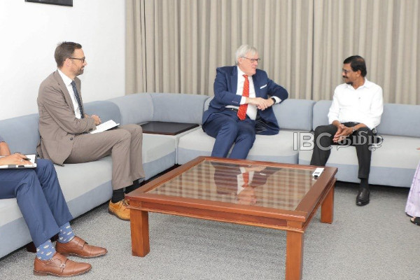 பிரித்தானிய உயர்ஸ்தானிகரை சந்தித்த டில்வின் சில்வா | Uk Envoy Meets Jvp Leader In Colombo