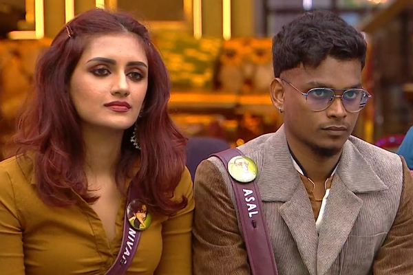 அசல் கோளருக்கு அந்த இடத்தில் முத்தம் கொடுத்த பெண் போட்டியாளர்.. கமல் ஹாசனை மிஞ்சிவிடுவார் போலயே | Nivashini Kissed Asal Kolaar