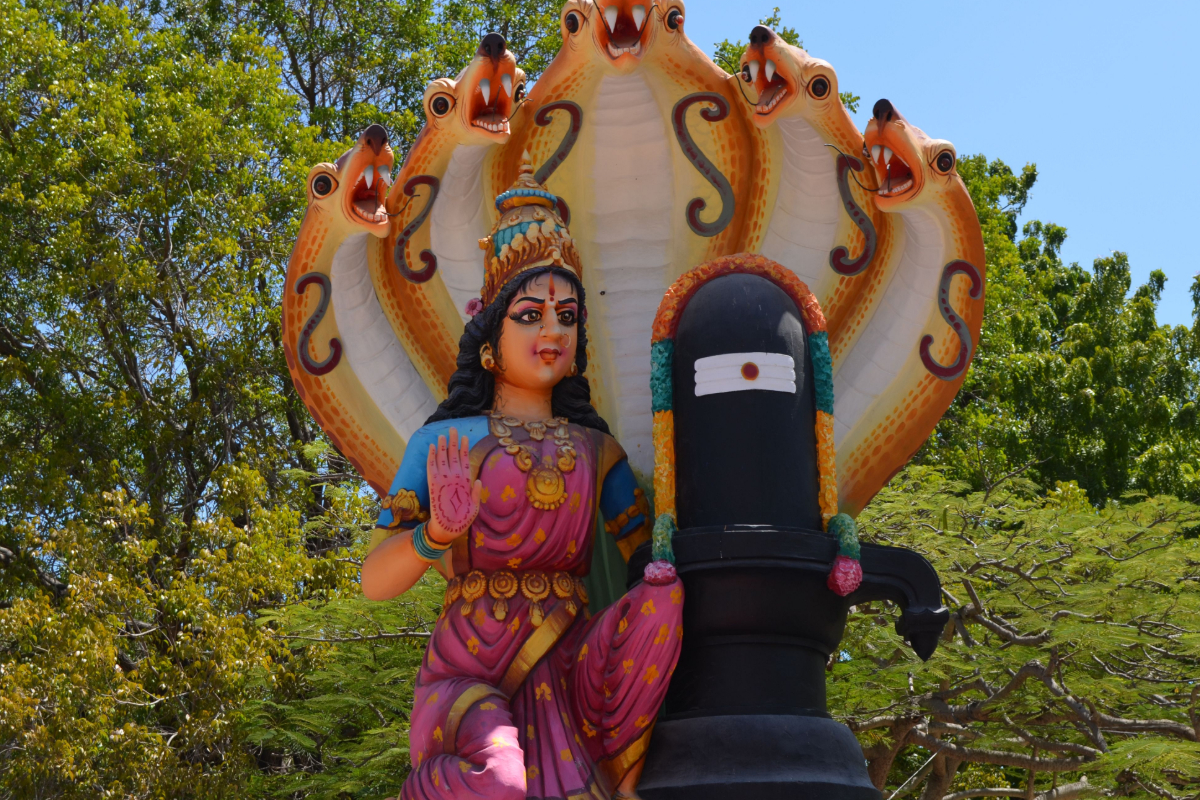 யாழ்ப்பாணம் குறிகட்டுவான் சுற்றுவட்டத்தில் அம்மன் சிலை! | Nagapooshani Amman Statue At Thekurikattuwan Jetty யாழ்ப்பாணம் குறிகட்டுவான் சுற்றுவட்டத்தில் அம்மன் சிலை! | Nagapooshani Amman Statue At Thekurikattuwan Jetty
