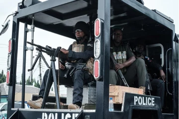 நைஜீரியாவில் பதுங்கிருந்த கடத்தல்கார்கள் மீது துப்பாக்கிச்சூடு! 10 பேர் பலி