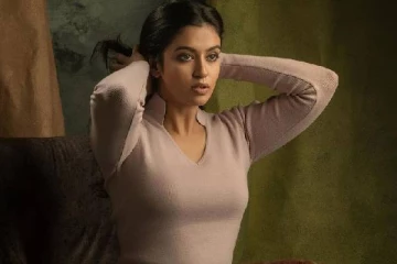 கடற்கரையில் இப்படியொரு லுக்.. பாரதி கண்ணம்மா சீரியல் நடிகை ரோஷினி வெளியிட்ட போட்டோஸ்..