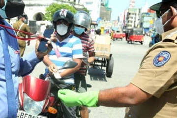 வீதியில் பயணித்தவரால் பொலிஸாருக்கு நேர்ந்த கதி! இன்று பதிவான இரண்டாவது சம்பவம்