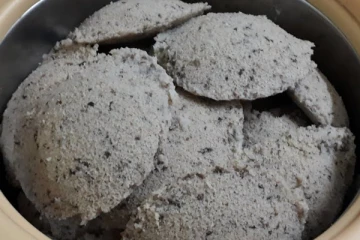 இலங்கையர்கள் விரும்பும் சூப்பரான கருப்பு உளுந்து இட்லி பொடி செய்வது எப்படி?