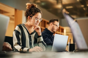 உலகிலேயே அதிகமாக மன அழுத்தத்தில் உள்ளவர்களாக கனடிய தொழிலாளர்கள் – கெல்லப் ஆய்வு