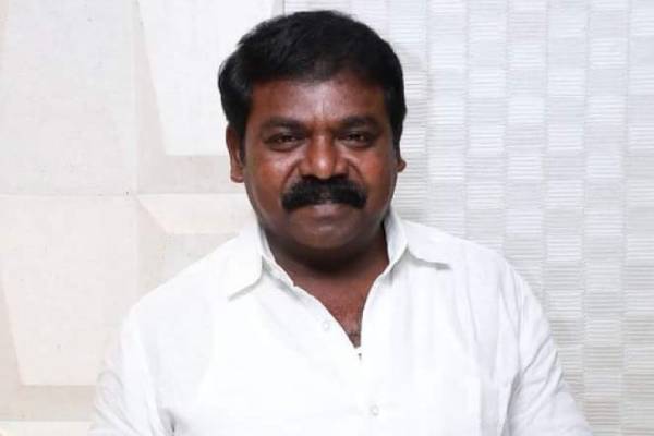 காமெடி நடிகரும், பிக்பாஸ் பிரபலமும் ஆன இமான் அண்ணாச்சி மகளை பார்த்துள்ளீர்களா?- இதோ பாருங்க | Imman Annachi Daughter Photo காமெடி நடிகரும், பிக்பாஸ் பிரபலமும் ஆன இமான் அண்ணாச்சி மகளை பார்த்துள்ளீர்களா?- இதோ பாருங்க | Imman Annachi Daughter Photo