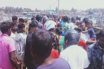 யாழ் குருநகர் படகு விபத்து; இருவர் பலி...10 பேர் மீட்பு ....மேலதிக விபரம்