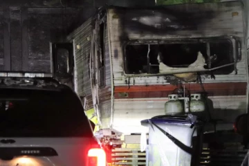 கனடாவில் கருகிய நிலையில் வாகனத்திலிருந்து இரண்டு சடலங்கள் மீட்பு