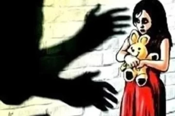 16 வயது சிறுமியை கற்பழித்த 68 வயது முதியவர் - வீடியோவை பார்த்து ஷாக்கான மகன்!