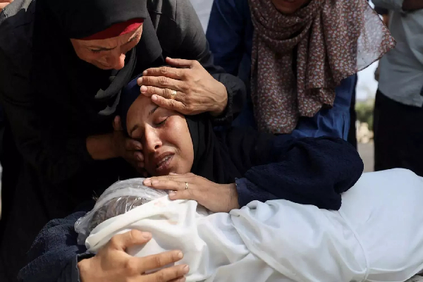 அடங்க மறுக்கும் இஸ்ரேல் : கொன்று குவிக்கப்படும் காசா மக்கள் | Israel Bombards Gaza Despite Trumps Speech