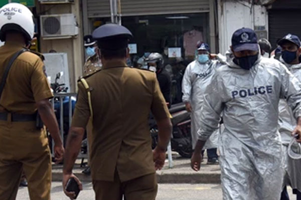 திரைப்பட பாணியில் குற்றச்செயலில் ஈடுபட்ட பெண் கைது | Woman Arrested For Committing A Crime