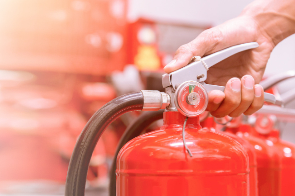 அங்கொடையில் திடீர் தீ பரவல்! மேலதிக விசாரணையில் பொலிஸார் | Fire Broke Out Commercial Idh Area Angoda