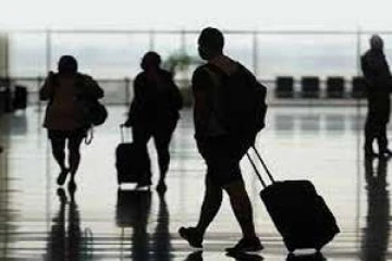 வெளிநாடுகளுக்கு பயிற்சிக்கு சென்ற அரச அதிகாரிகள் தப்பியோட்டம்