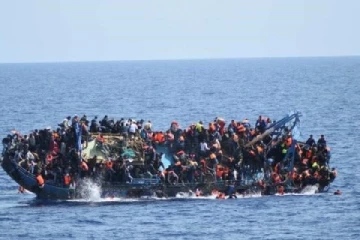 லிபிய கடலோரம் ஒதுங்கிய 2 படகுகளில் மீட்கப்பட்டுள்ள 16 உடல்கள்